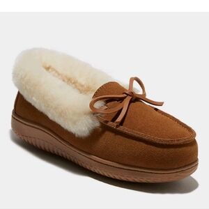 dluxe by dearfoams Women's Shearling Moc Fur Casing Slippers